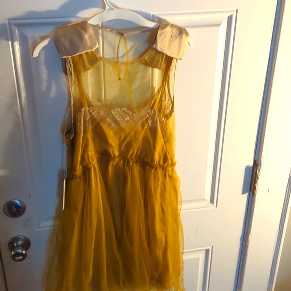 Satin dress with tulle overlay and satin bows - Picture 2 of 2